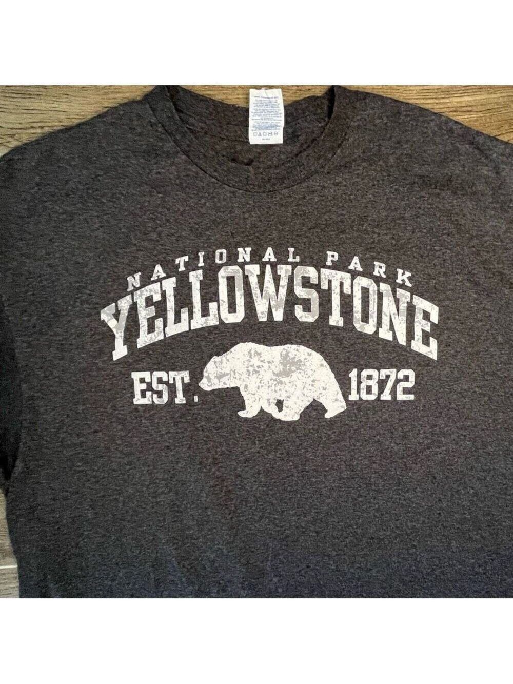 Yellowstone T-shirt XL gray logo - Picture 7 of 15
